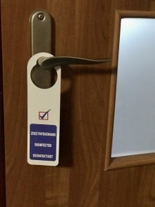 Zawieszka na klamkę  "ZDEZYNFEKOWANO" - 50 szt. wariant 3